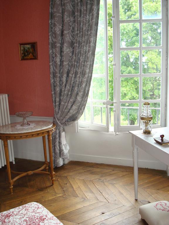 Bed and Breakfast Chateau De Bourrassol Menetrol Exteriér fotografie