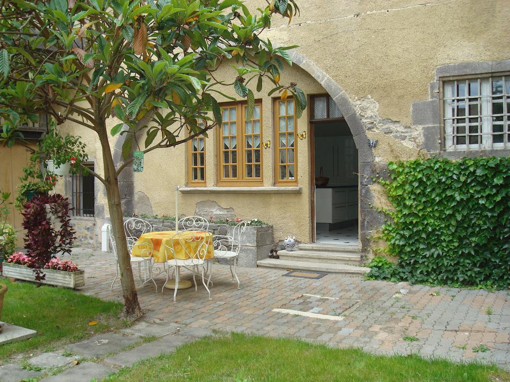 Bed and Breakfast Chateau De Bourrassol Menetrol Exteriér fotografie