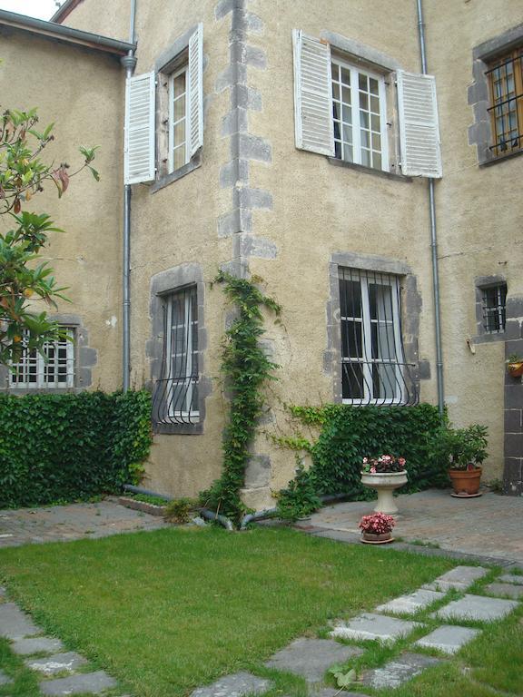 Bed and Breakfast Chateau De Bourrassol Menetrol Exteriér fotografie